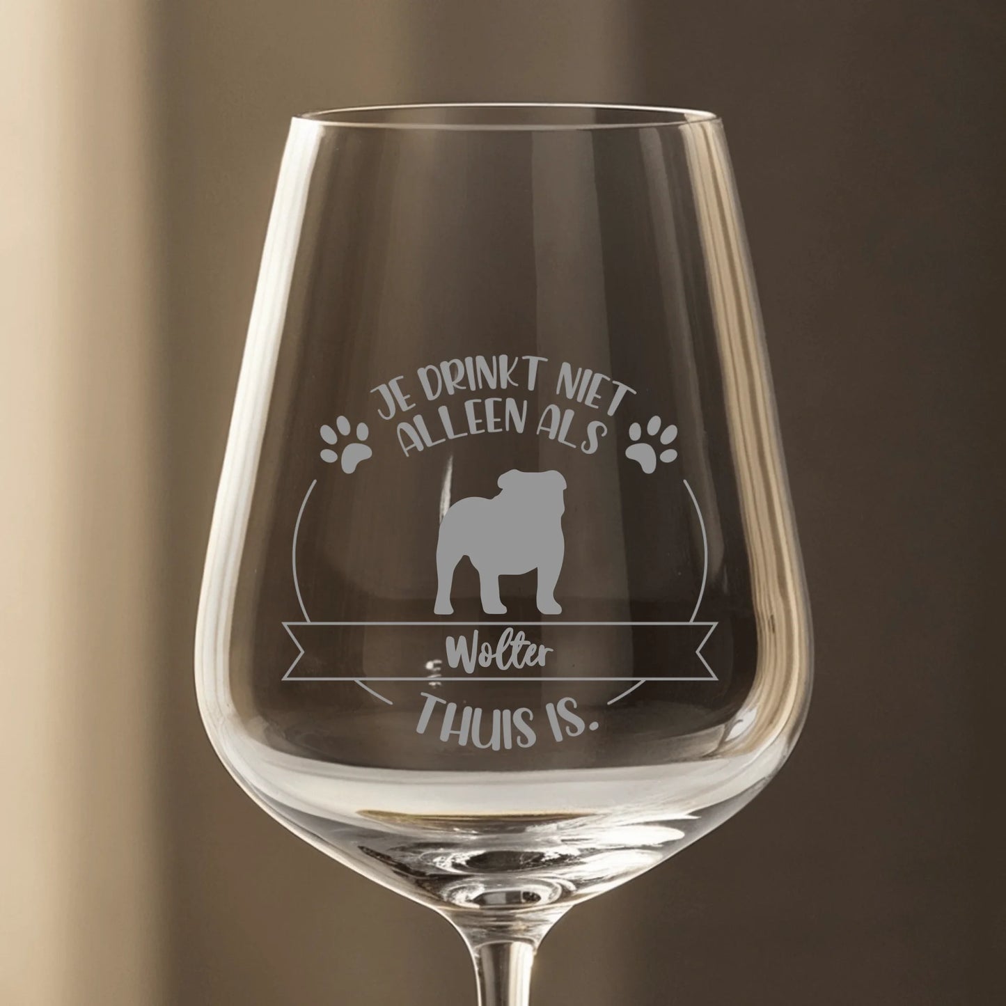 Nooit alleen met hond - Gepersonaliseerde wijnglas