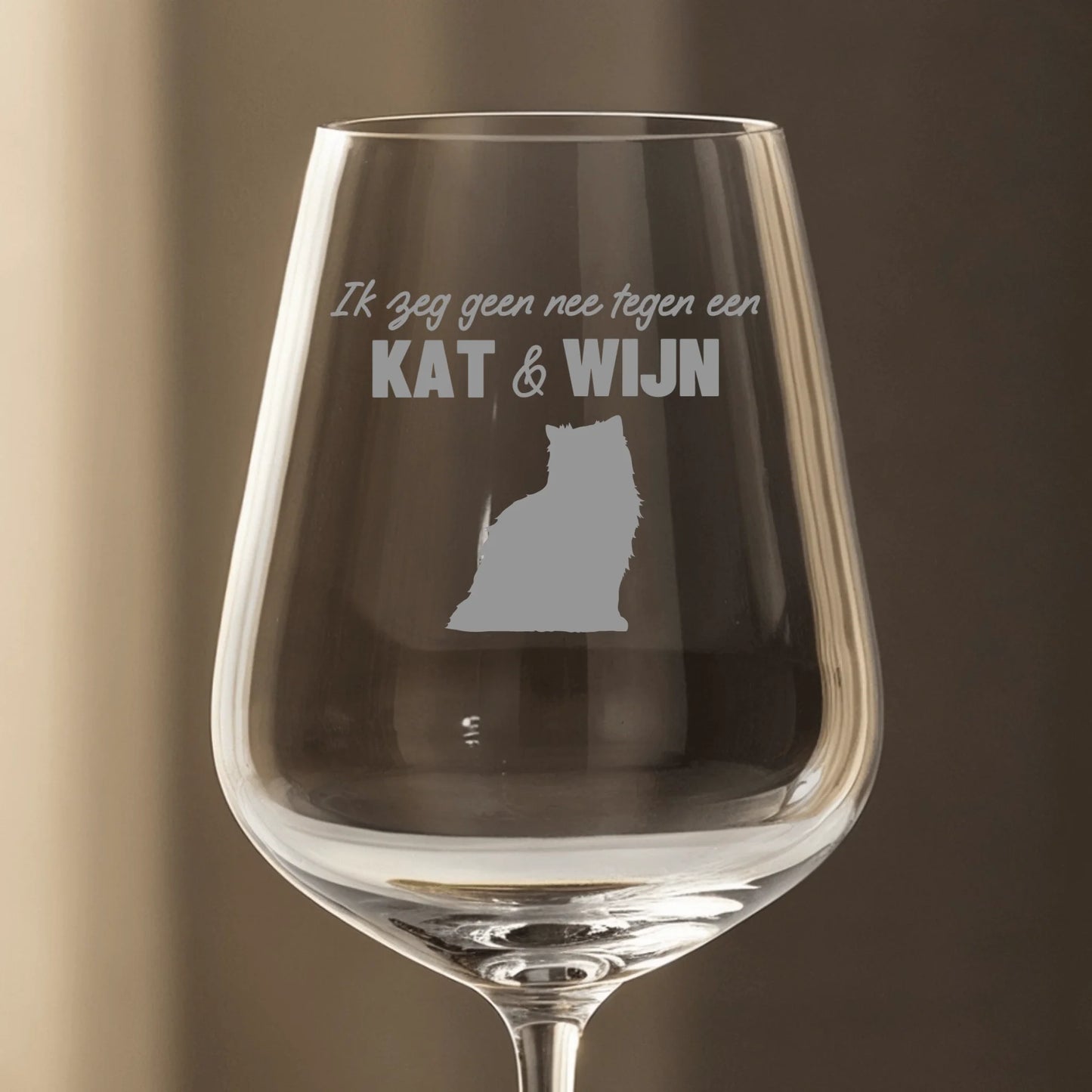 Ik zeg geen nee tegen een kat en wijn - Gepersonaliseerde wijnglas