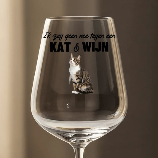 Ik zeg geen nee tegen een kat en wijn - Gepersonaliseerde wijnglas